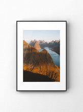 Carregar imagem no visualizador da galeria, "Golden horn"