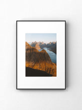 Carregar imagem no visualizador da galeria, "Golden horn"