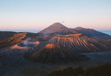 Carregar imagem no visualizador da galeria, "Volcano"